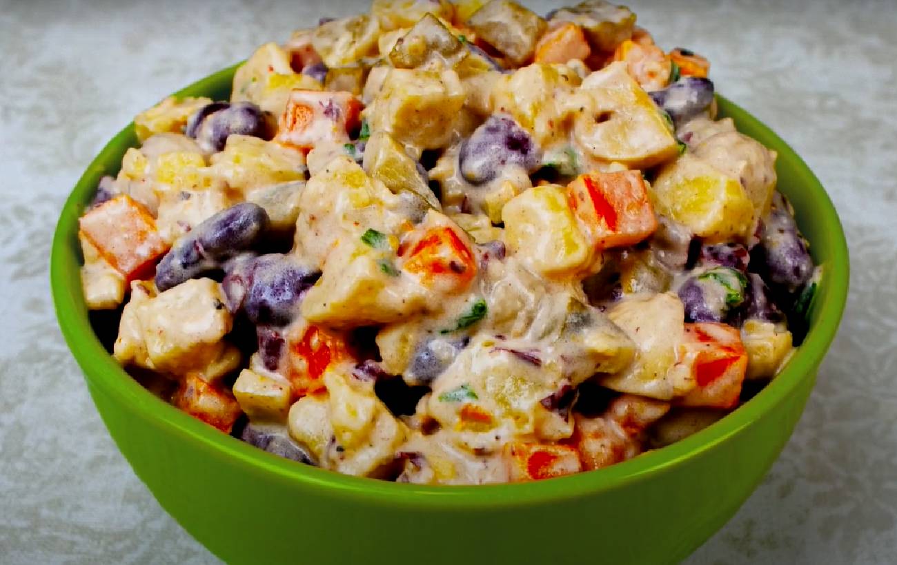 Новорічні салати без м'яса: 5 рецептів до зимового свята